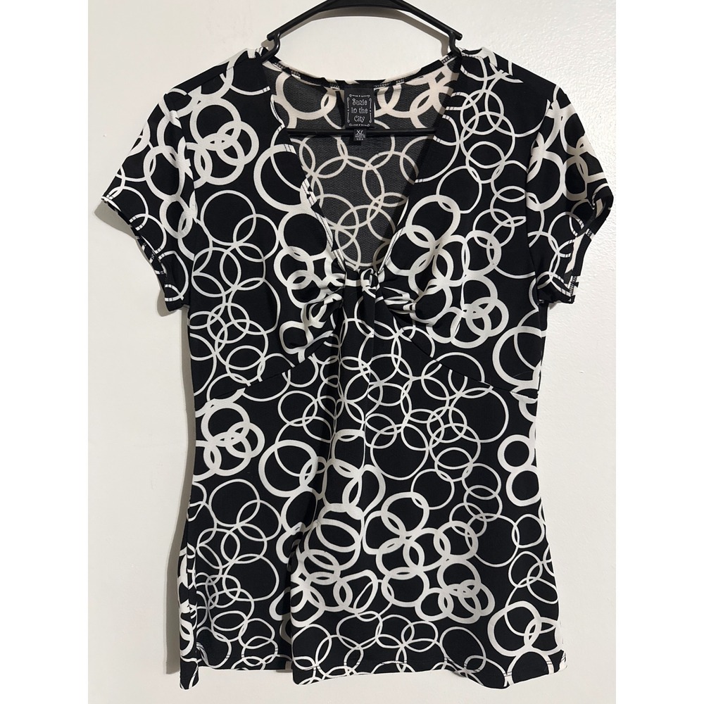 Suzie in the City Womens XL Black White Geometric Circle Knot Front V-Neck Top